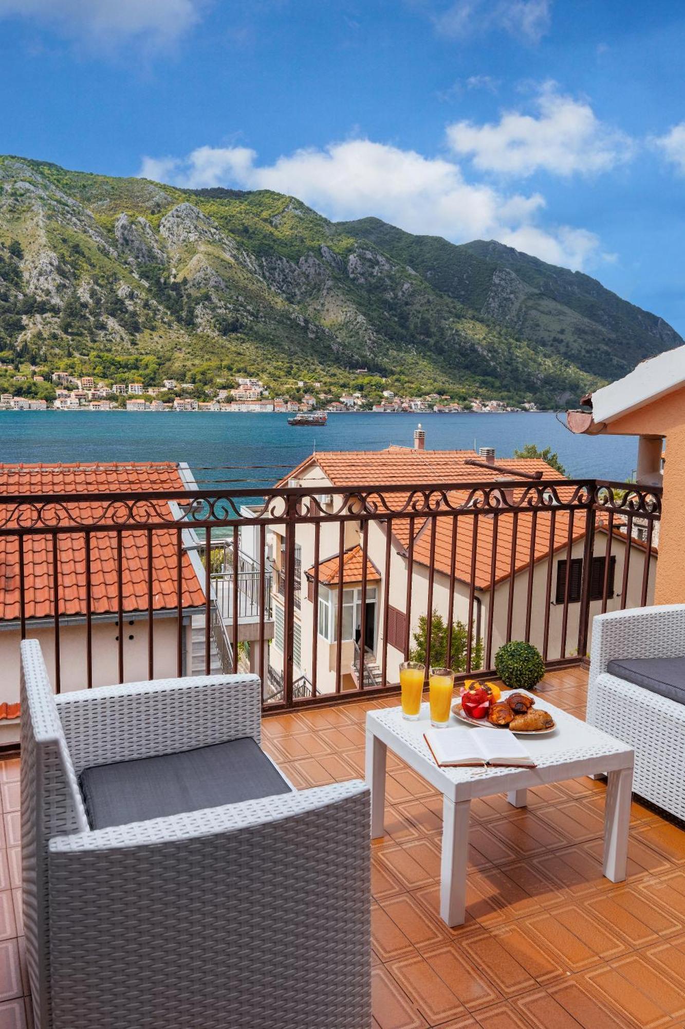 Apartment Busola Kotor Extérieur photo